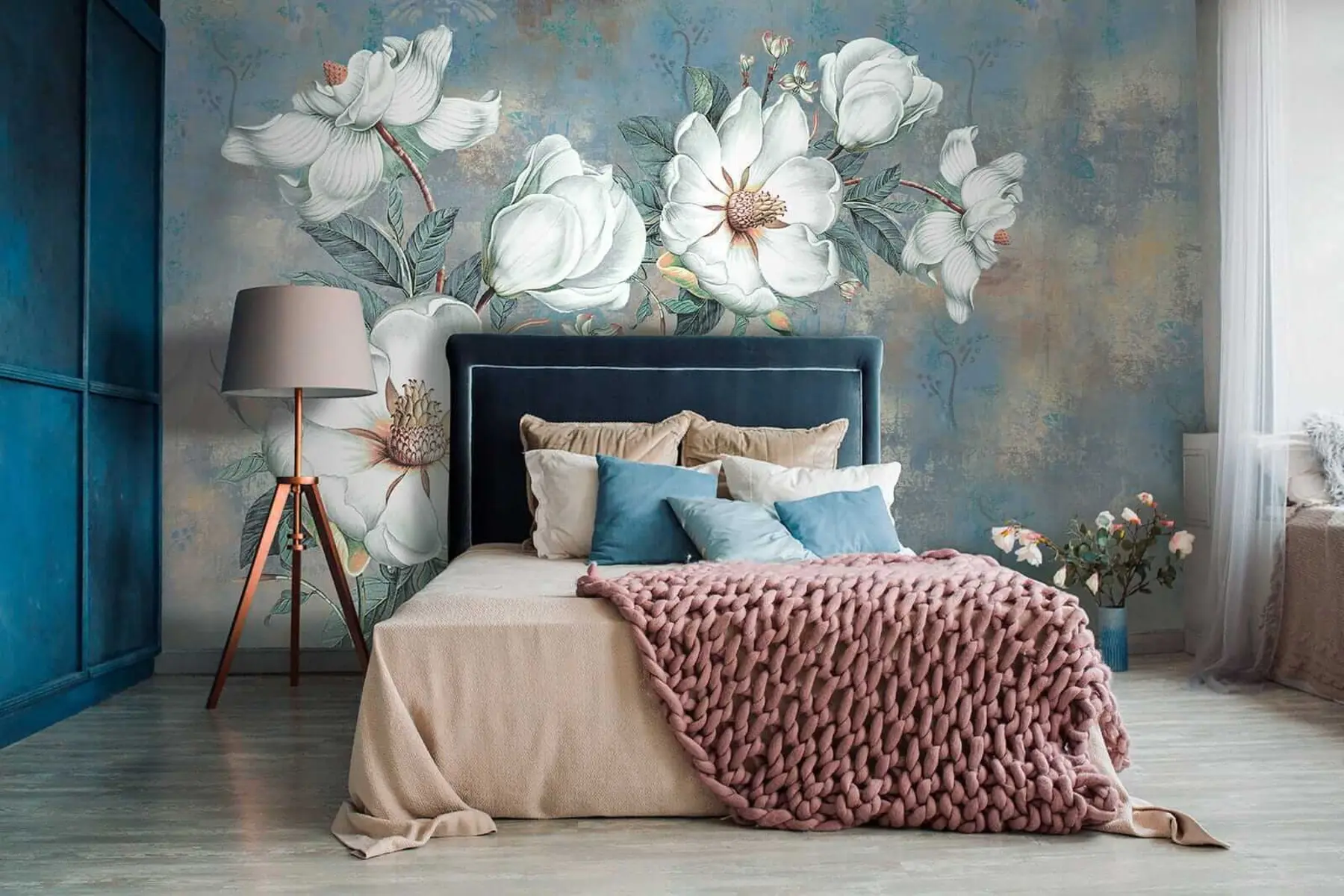 Fotobehang Magnolia's op de grungemuur u38839