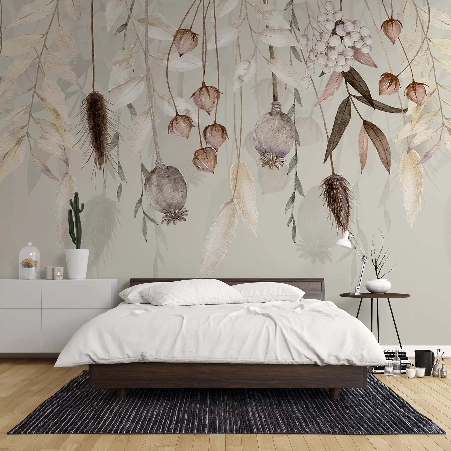 Fotobehang Delicate bloemstukken met gedroogde bloemen, bladeren en veren die tegen een zachte achtergrond hangen w08230