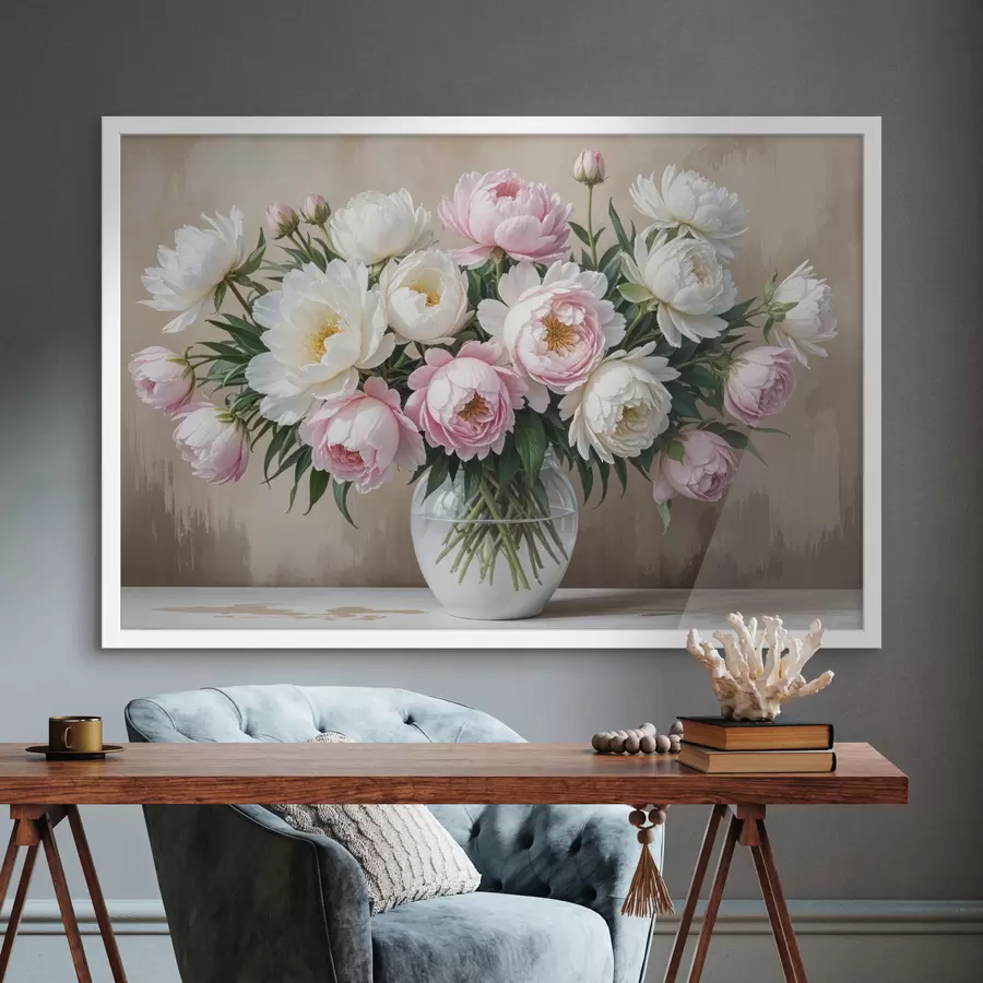 Fotobehang Een boeket van prachtige roze en witte pioenrozen in een glazen vaas, gerangschikt op een houten oppervlak f40398