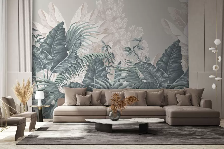 Fotobehang Een tropisch junglelandschap met grote groene bladeren en bloemen op de voorgrond, waardoor een weelderige sfeer ontstaat w08242