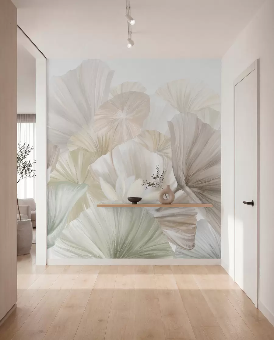 Fotobehang Delicate groene lotusbladeren met witte bloemen met zachte, vederlichte bloemblaadjes gerangschikt in een natuurlijke kunstcompositie w08265