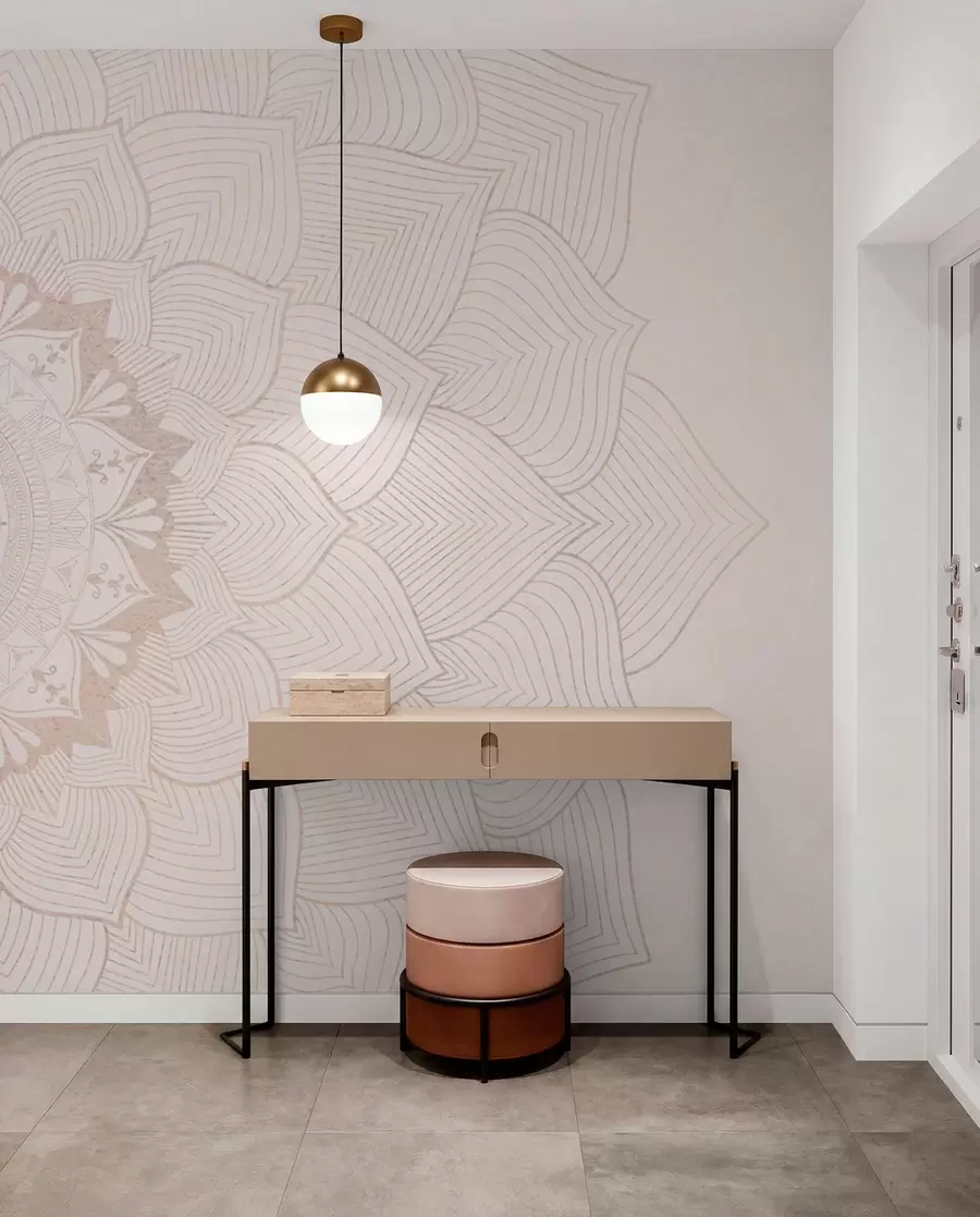 Fotobehang Ronde mandala, behang voor yogaruimte of om persoonlijke ruimte te harmoniseren. Muurmandala in warme pastelkleuren op een gestructureerde onregelmatige achtergrond w01088