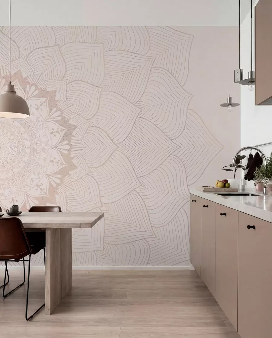Fotobehang Ronde mandala, behang voor yogaruimte of om persoonlijke ruimte te harmoniseren. Muurmandala in warme pastelkleuren op een gestructureerde onregelmatige achtergrond w01088