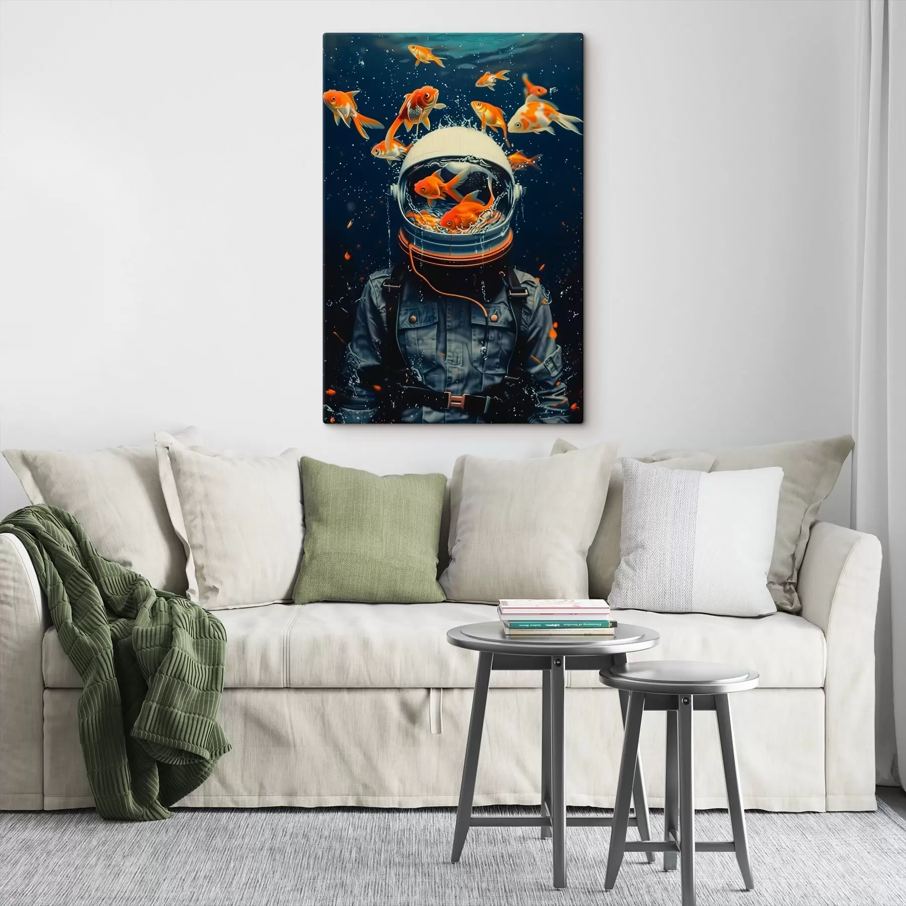 Fotobehang Astronaut zwemt met speelse vissen s39041
