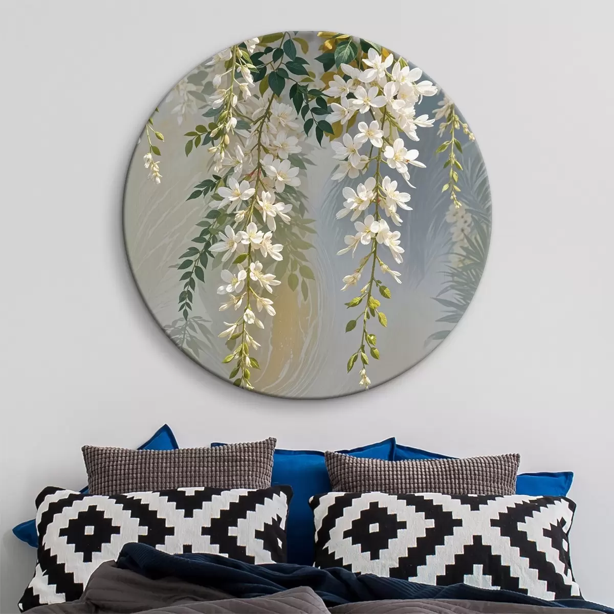 Ronde schilderijen Hangende witte blauweregenbloemen met groene bladeren tegen een onscherpe achtergrond r39530