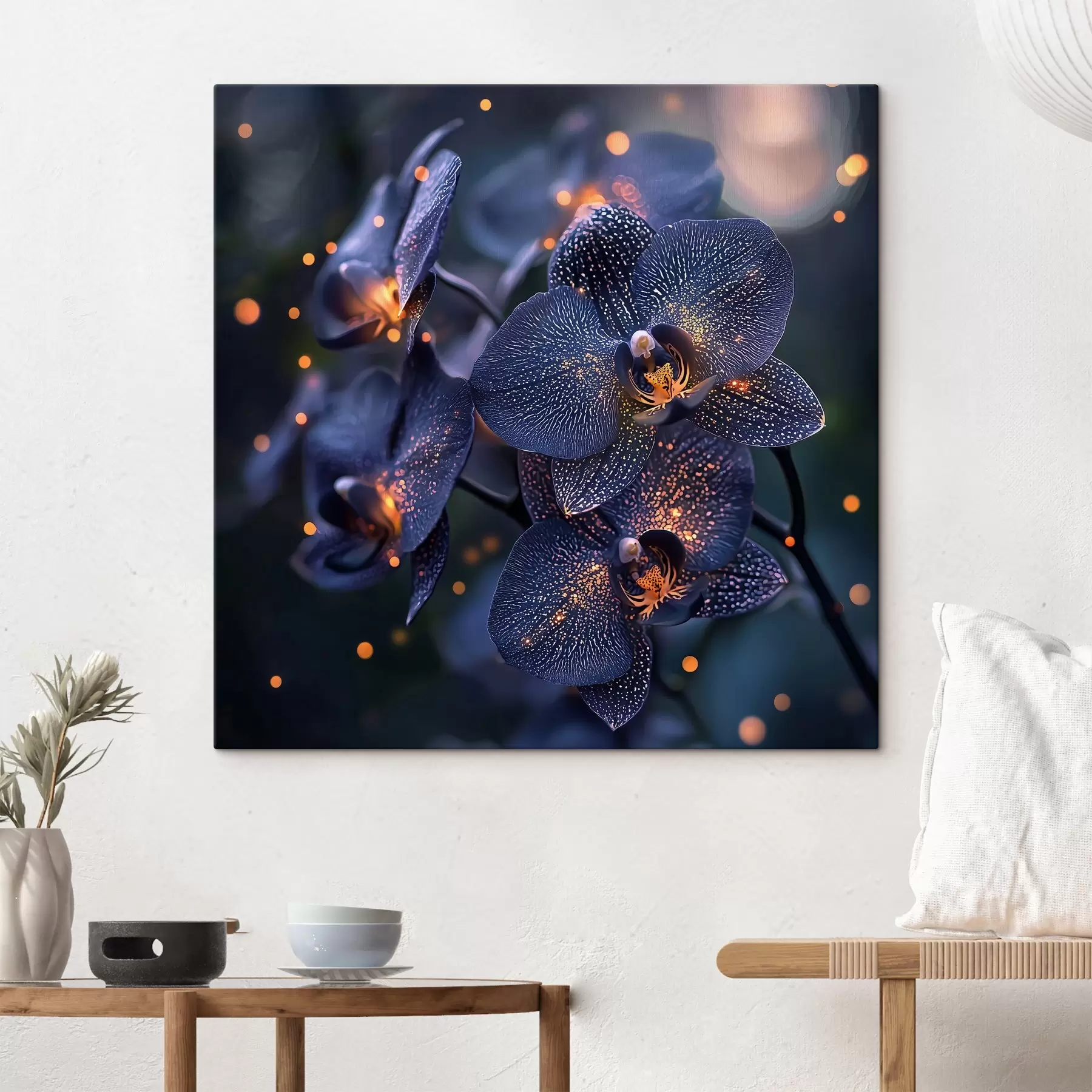  Schilderijen Een magische donkerblauwe orchidee met gele accenten s41979
