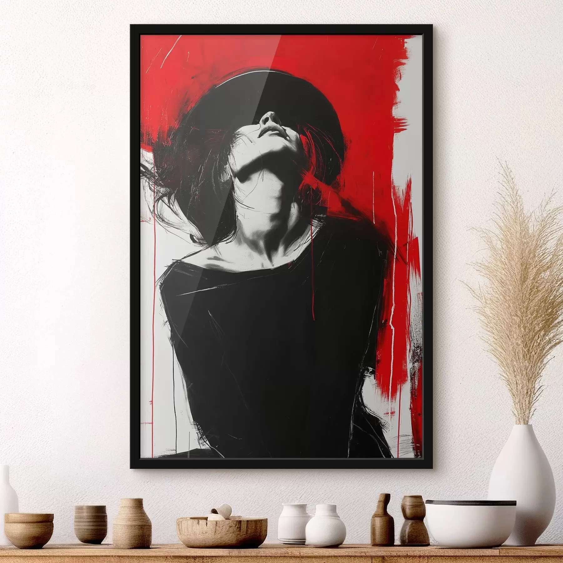 Fotobehang Vrouw met zwarte hoed op rode achtergrond f38561