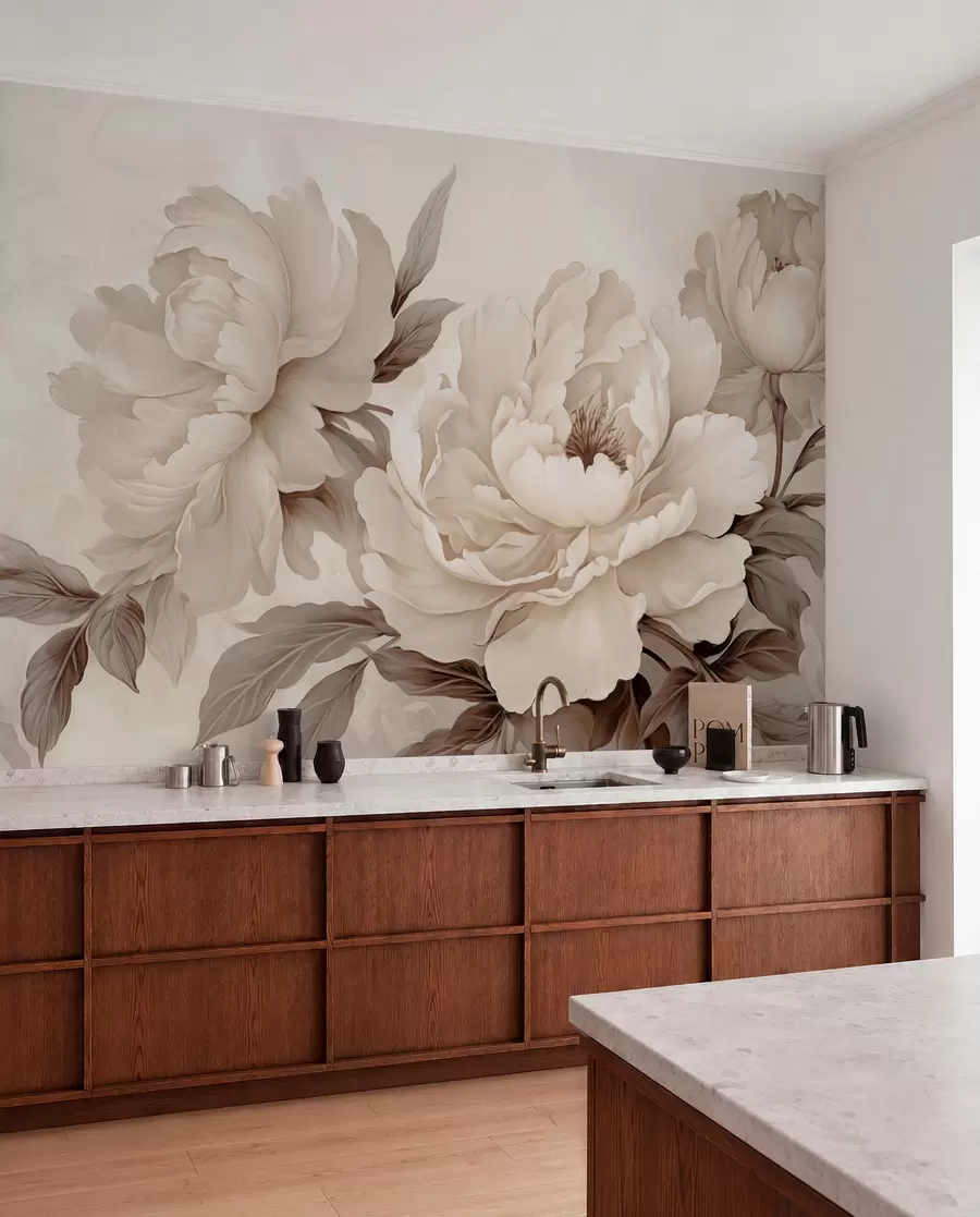 Fotobehang Delicate pioenrozen in crèmekleurige beige tinten, met verfijnde details van bloemblaadjes en bladeren, die een warme en verfijnde sfeer creëren w02856v1