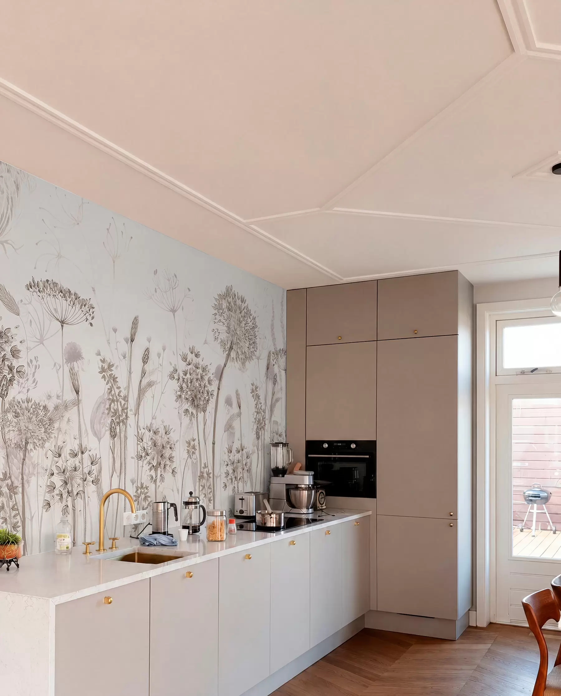 Fotobehang Luchtige paardenbloemen en wilde bloemen in aquarelstijl w08637