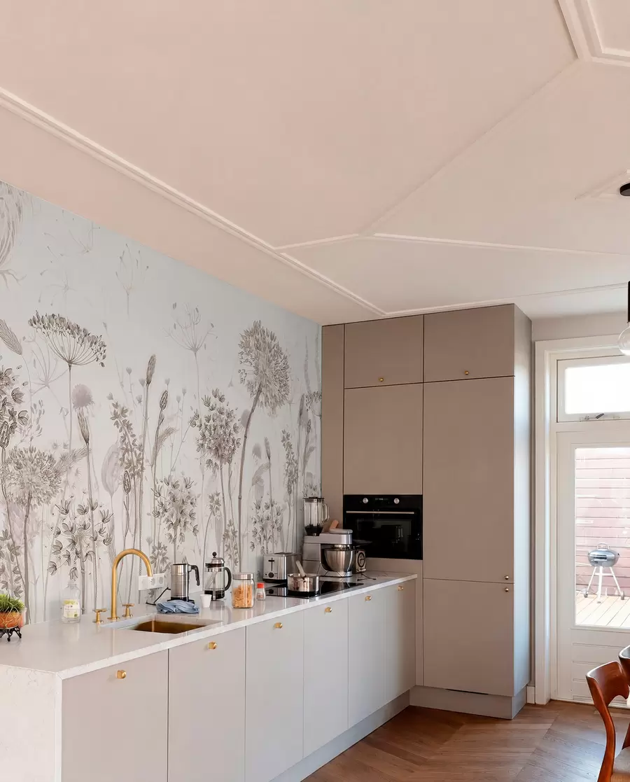 Fotobehang Luchtige paardenbloemen en wilde bloemen in aquarelstijl w08637