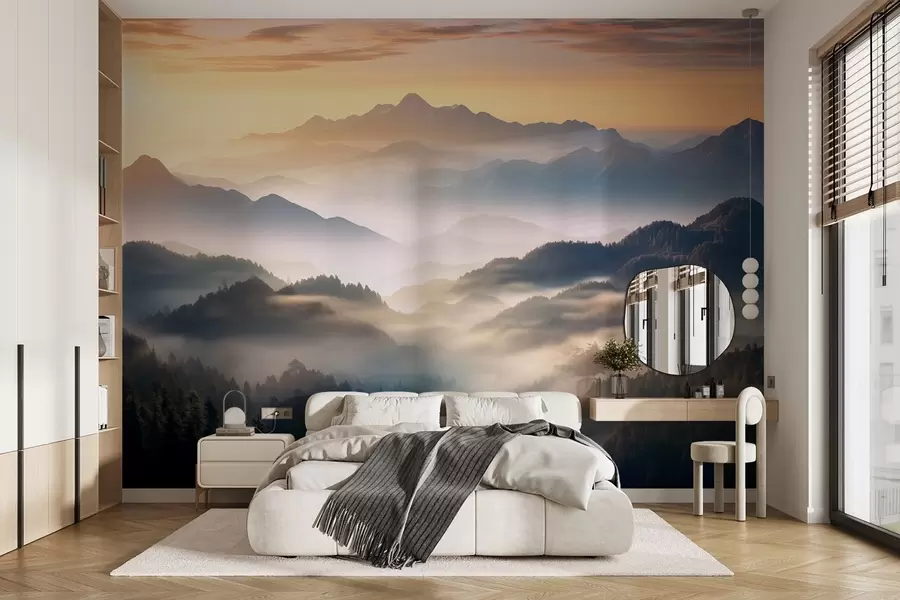 Fotobehang Sereen berglandschap bij zonsopgang, met zachte mist die de dennenbomen omhult w08748