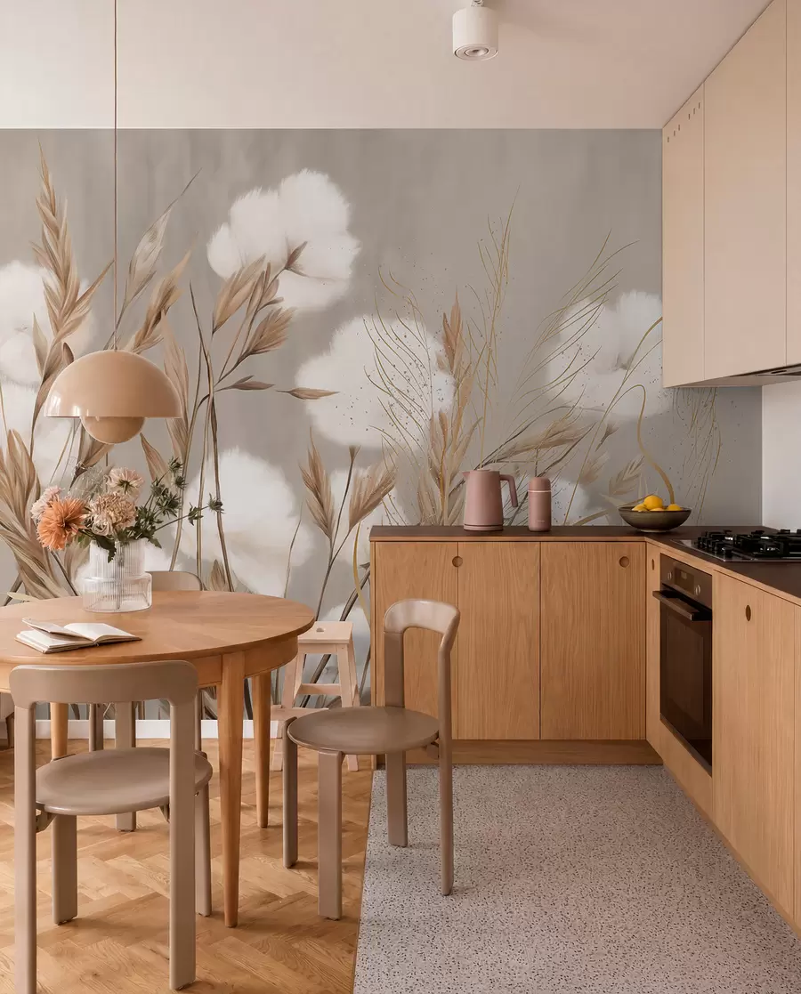 Fotobehang Zachte, pluizige katoenen witte bloemen en hoge oranje aartjes tegen een beige achtergrond met zachte structuur w08784