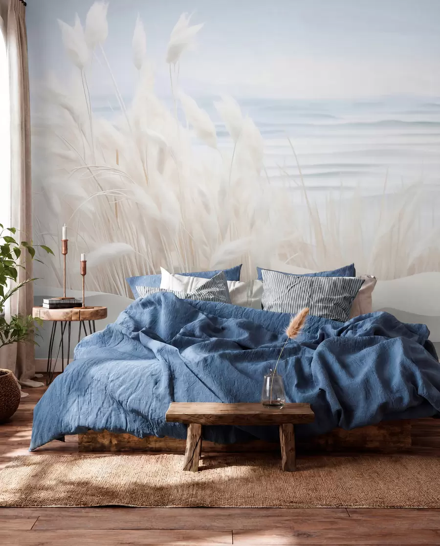 Fotobehang Landschap met wit pampagras op een zandduin, met een lichtblauwe oceaan op de achtergrond, zachte, minimalistische stijl w09132