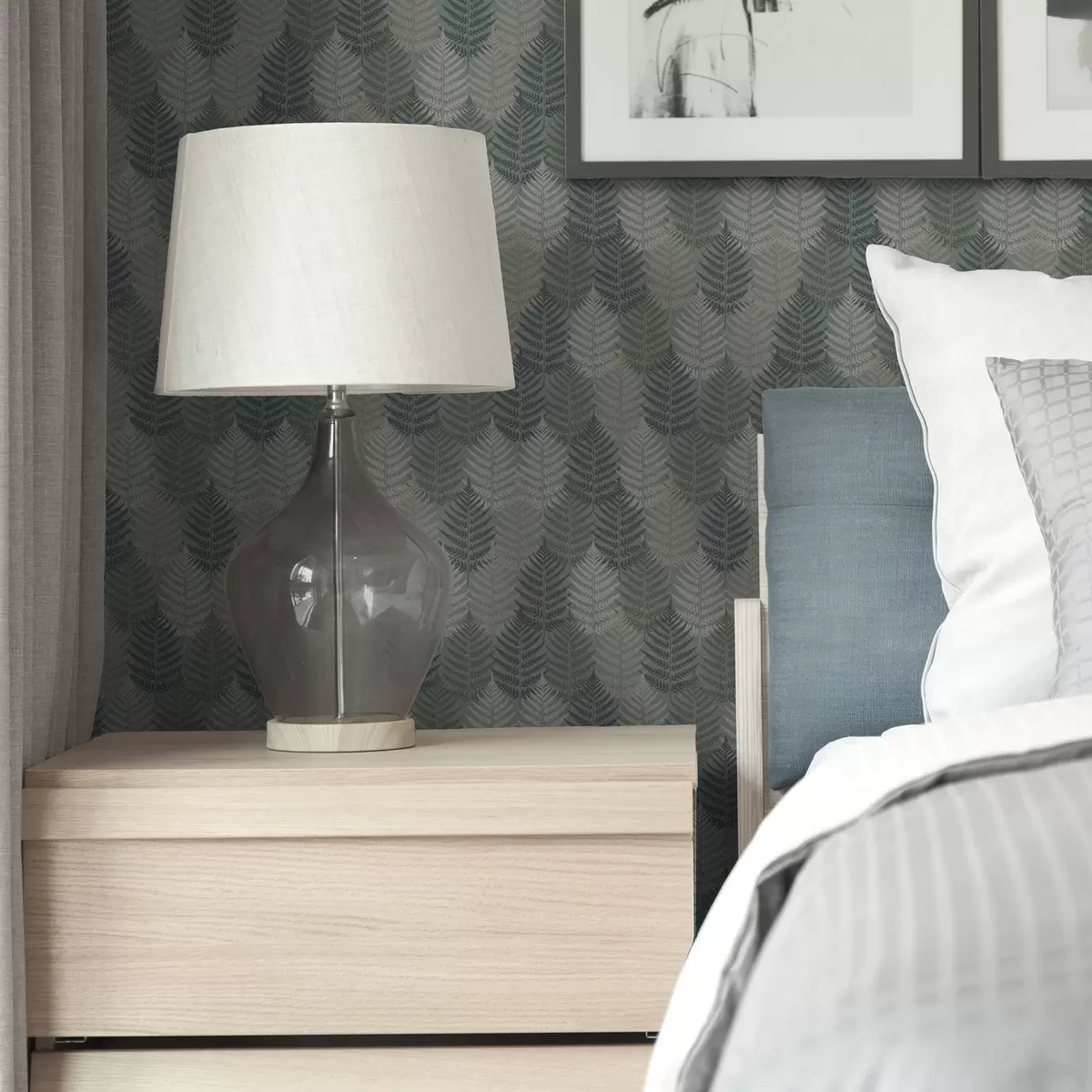 Behang Varenbladeren, geometrisch patroon, groene en blauwe kleuren a00211