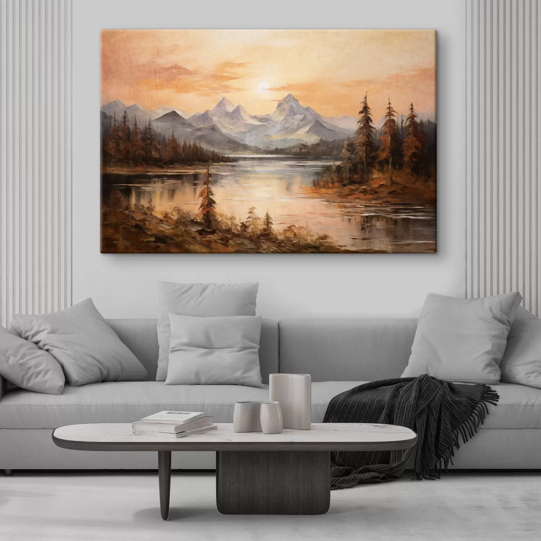 Fotobehang Landschap met een meer omringd door bomen en bergen op de achtergrond, oranje lucht met de zon  s44857