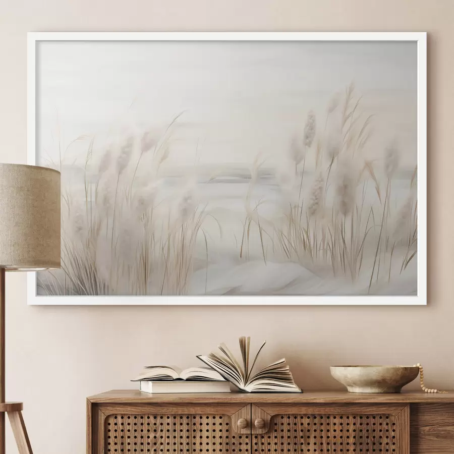 Fotobehang Beige riet op de voorgrond, met zaadhoofden, zacht en delicaat, een onscherpe achtergrond en een lichte lucht f44851