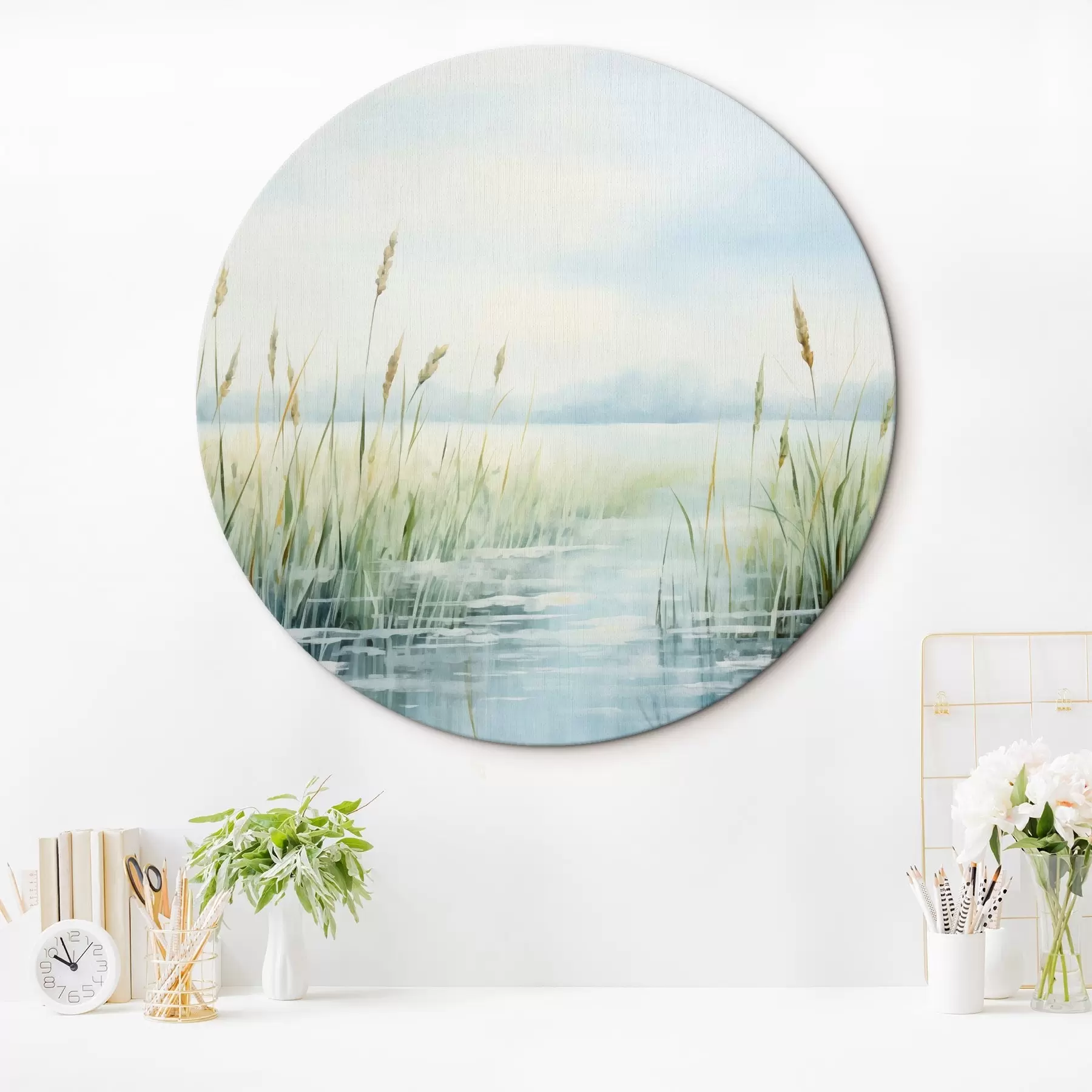  Schilderijen Een aquarel schilderij imitatie van hoog gras groeit in de buurt van water, bewolkte lucht en onscherpe achtergrond r44860