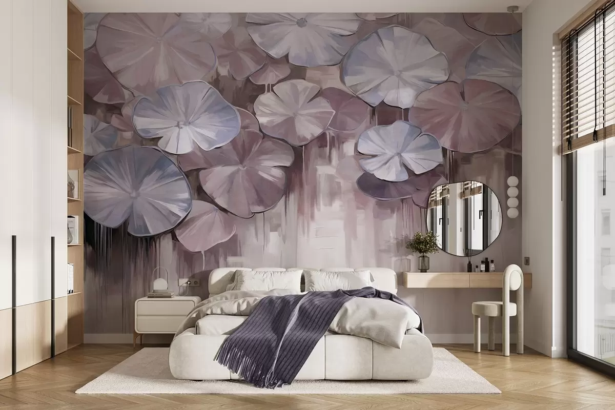 Fotobehang Gestructureerde leliebladkussens met violette en blauwe kleuren in een vijver, de achtergrond is een wazige mix van zachte paarstinten w09255v1