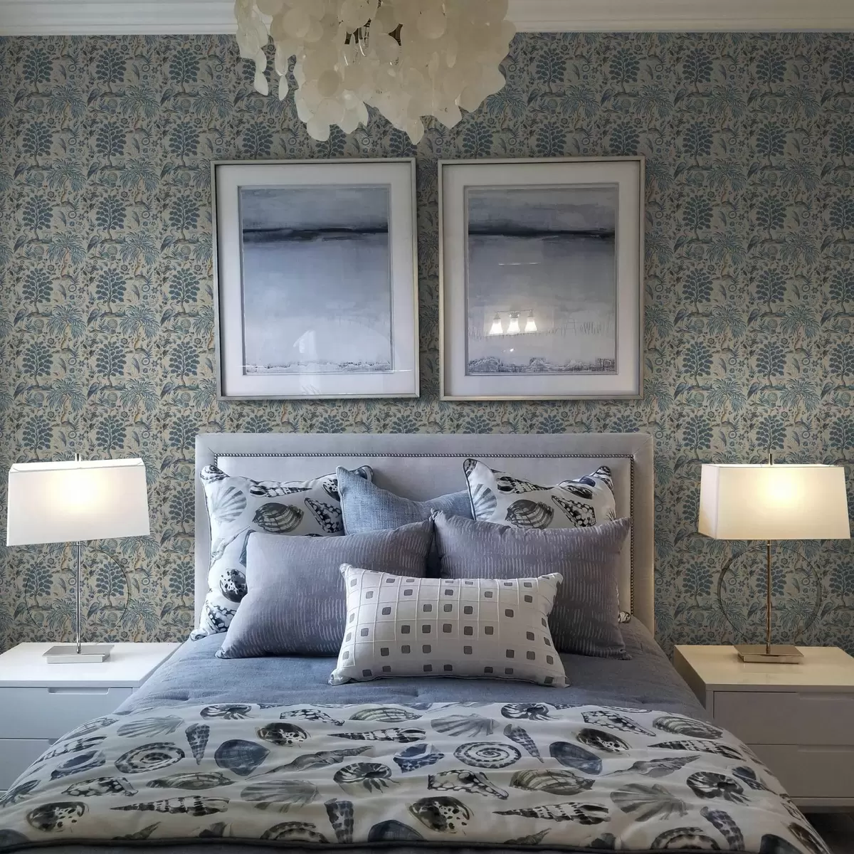 Behang Toile de Jouy stijl met blauwe vogels en tropische bomen a00382
