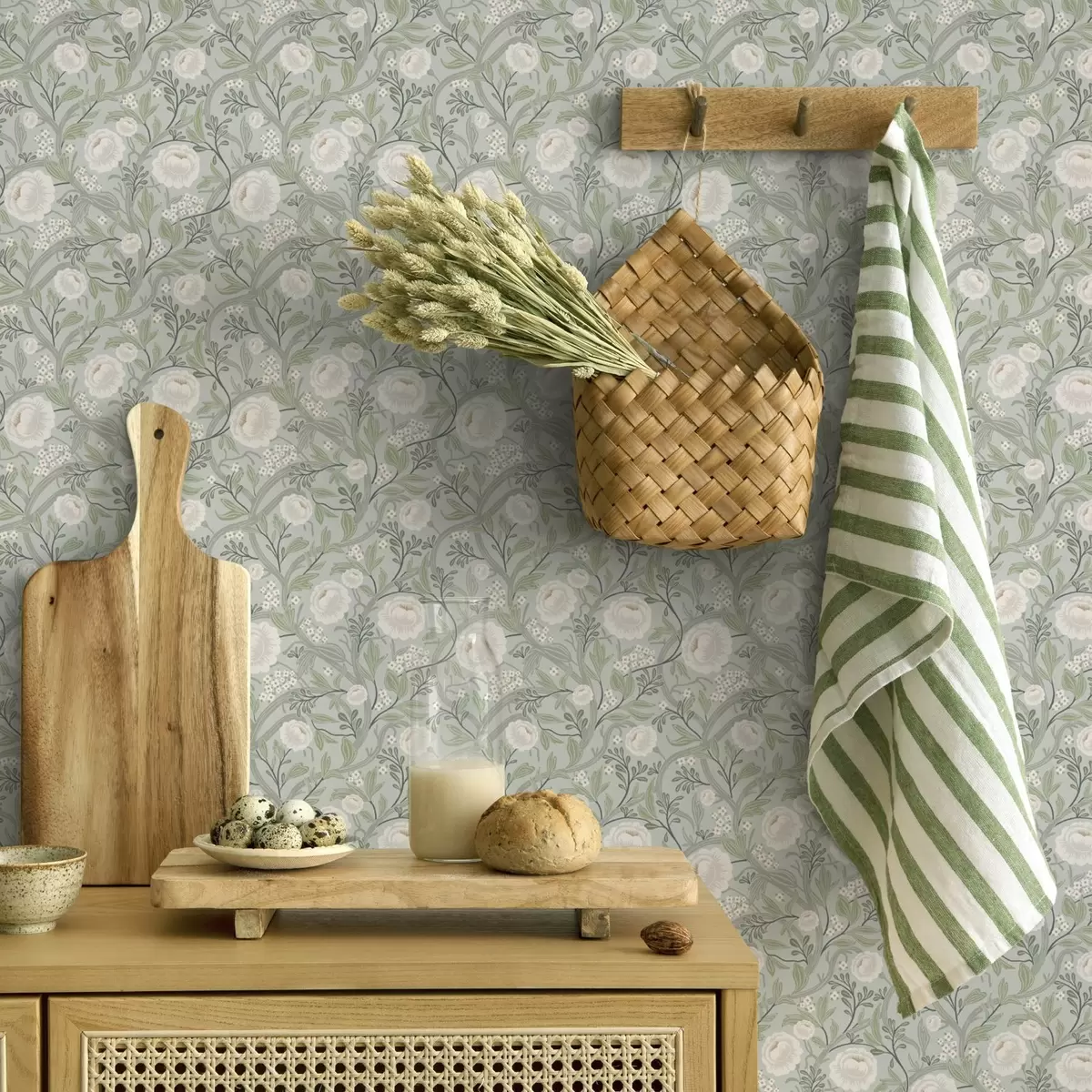 Behang Zachte groene bladeren en crèmekleurige bloemen met groene bladeren en crèmekleurige bloemen met sierlijke wijnranken a00398