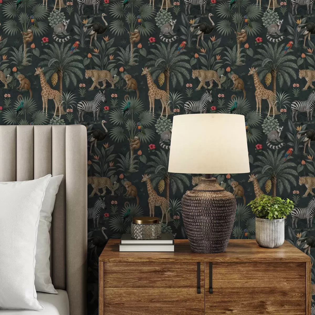 Behang Realistische tropische dieren tussen planten a00427
