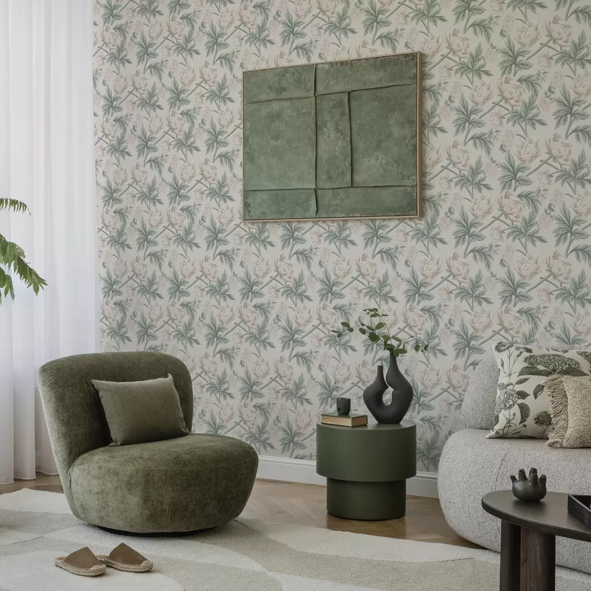 Behang Weelderige pioenrozen in licht beige en groen beige en groen a00445