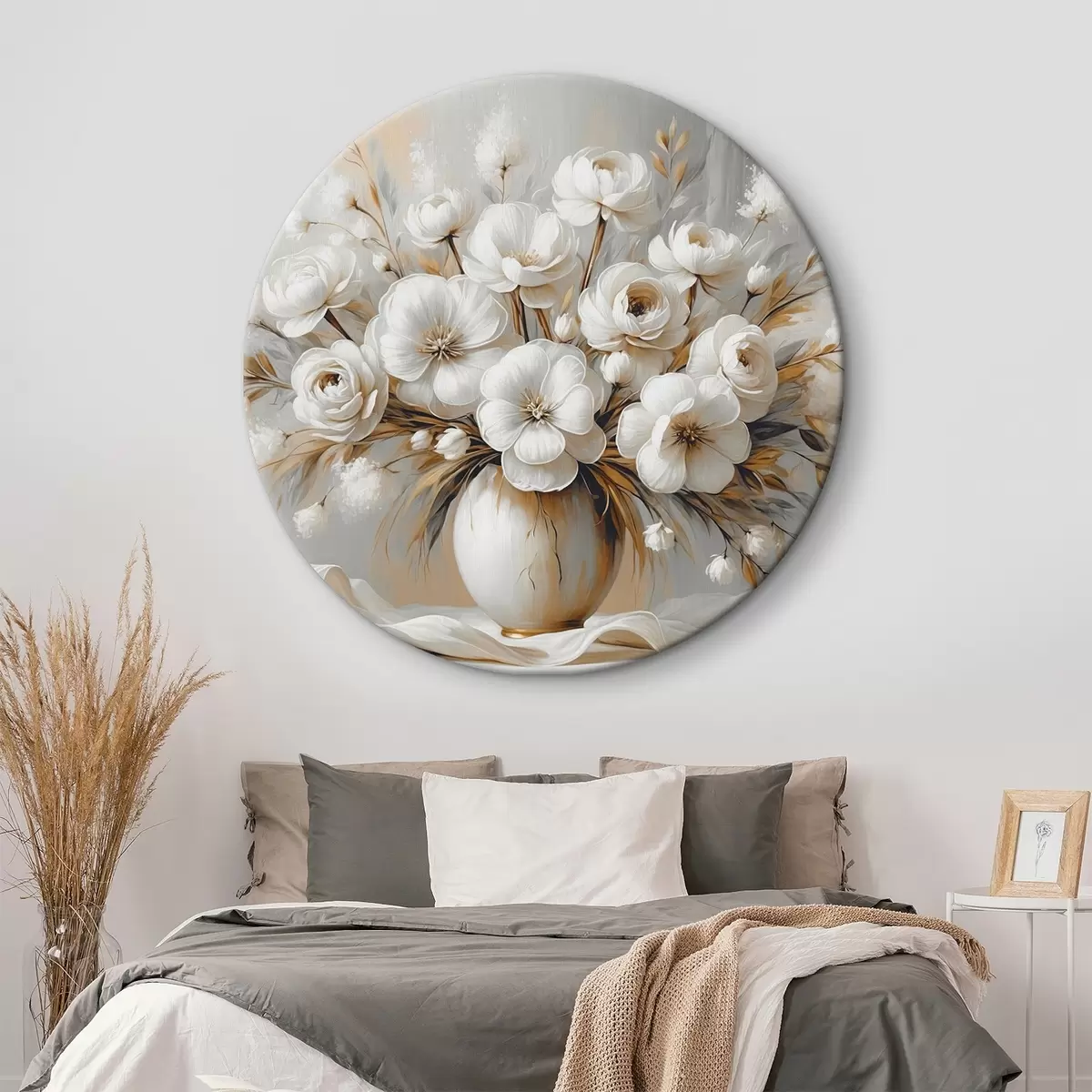 Ronde schilderijen Een delicaat boeket bloemen in een vaas r45375