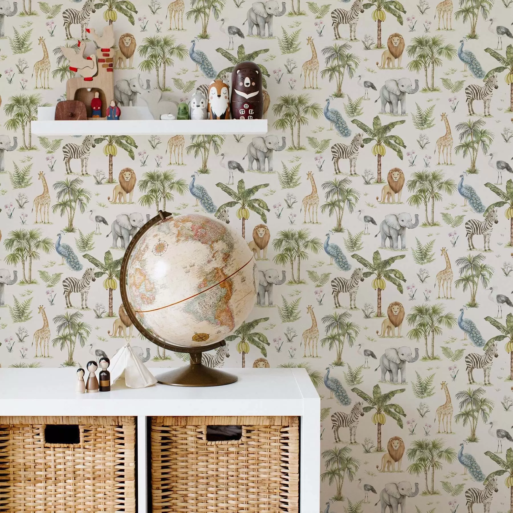 Fotobehang Afrikaanse dieren tussen palmen en exotische planten a00321