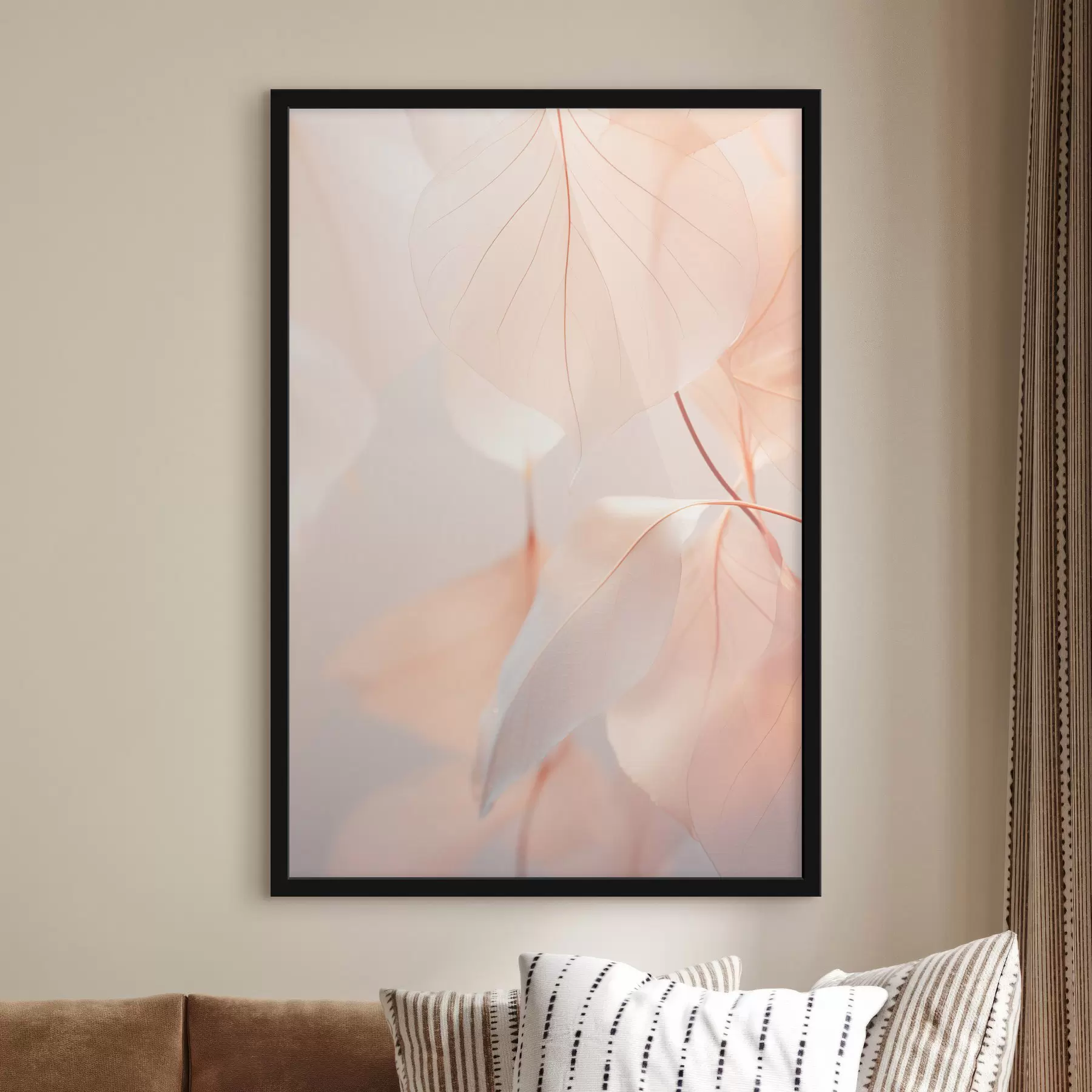 Fotobehang Close-up van doorschijnende bladeren met fijne nerven, zacht perzik en wit kleurenpalet, onscherpe achtergrond f45556