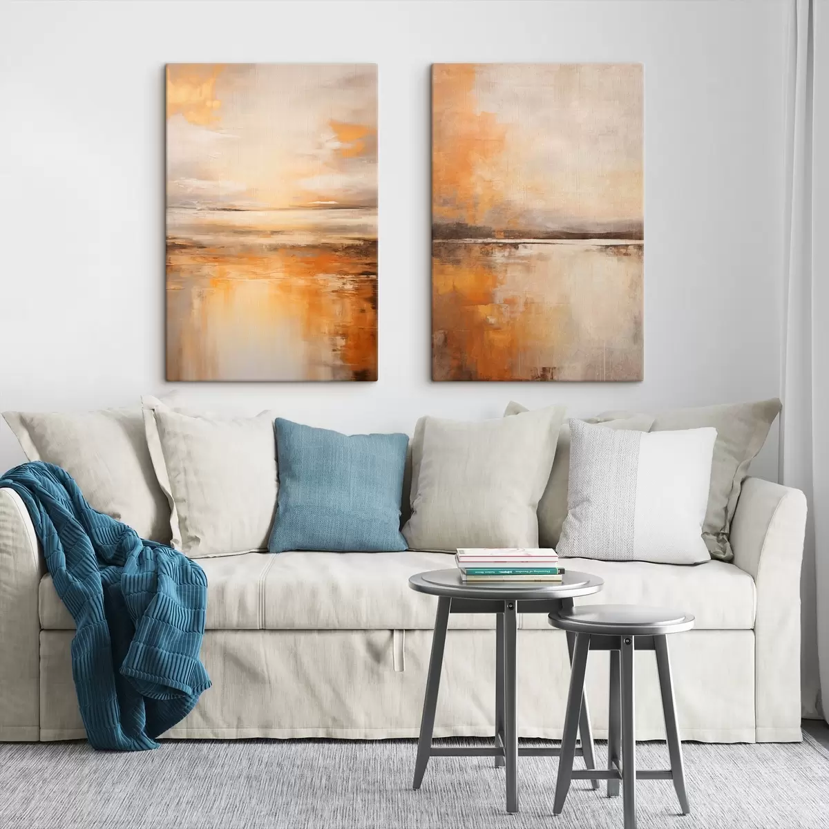  Schilderijen Een abstract schilderij van een strandlandschap met een kalme oceaan, oranje zand en een bewolkte lucht met zon m00653