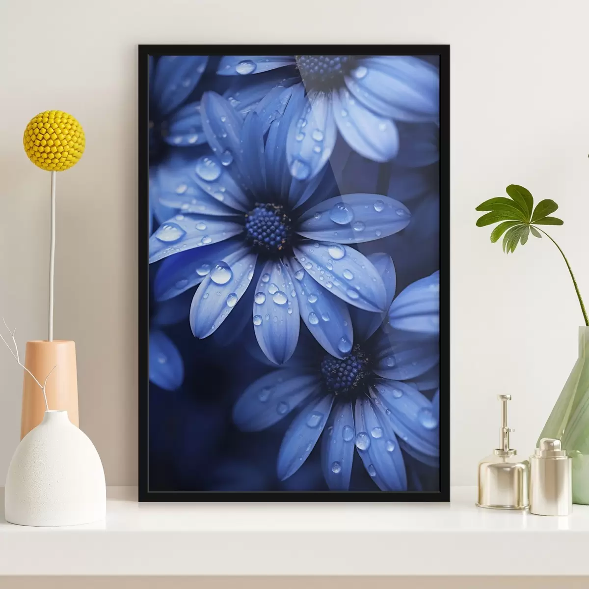 Poster Delicate roze bloemen aan zee bij zonsopgang f45499