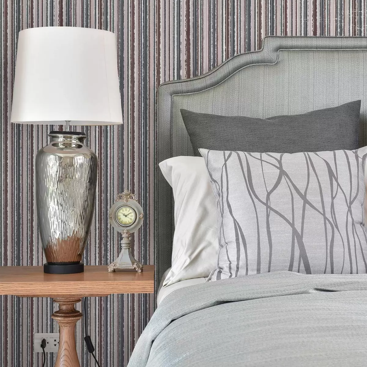 Behang Gestreept patroon in grijsbruine tinten a00504