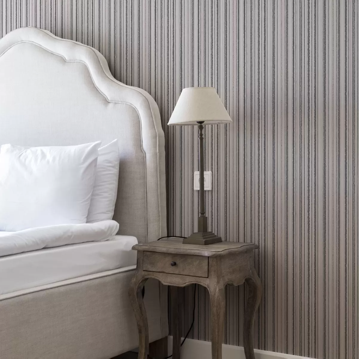 Behang Delicate strepen in grijs-roze tinten a00509
