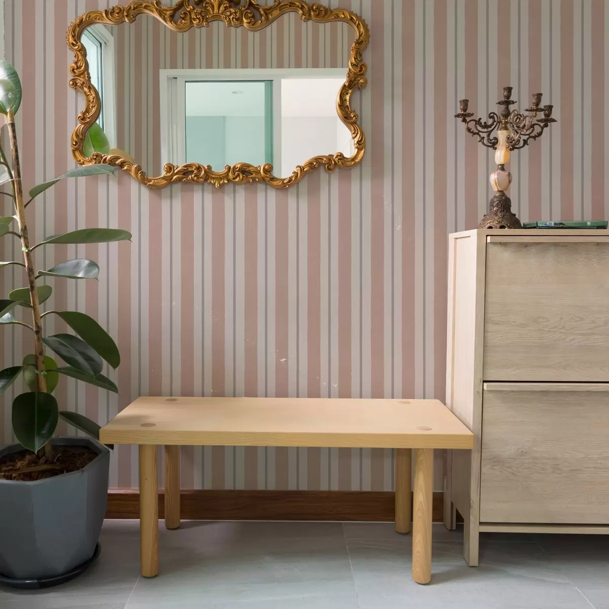 Behang Terracotta-beige brede strepen met een grijsachtig accent a00513