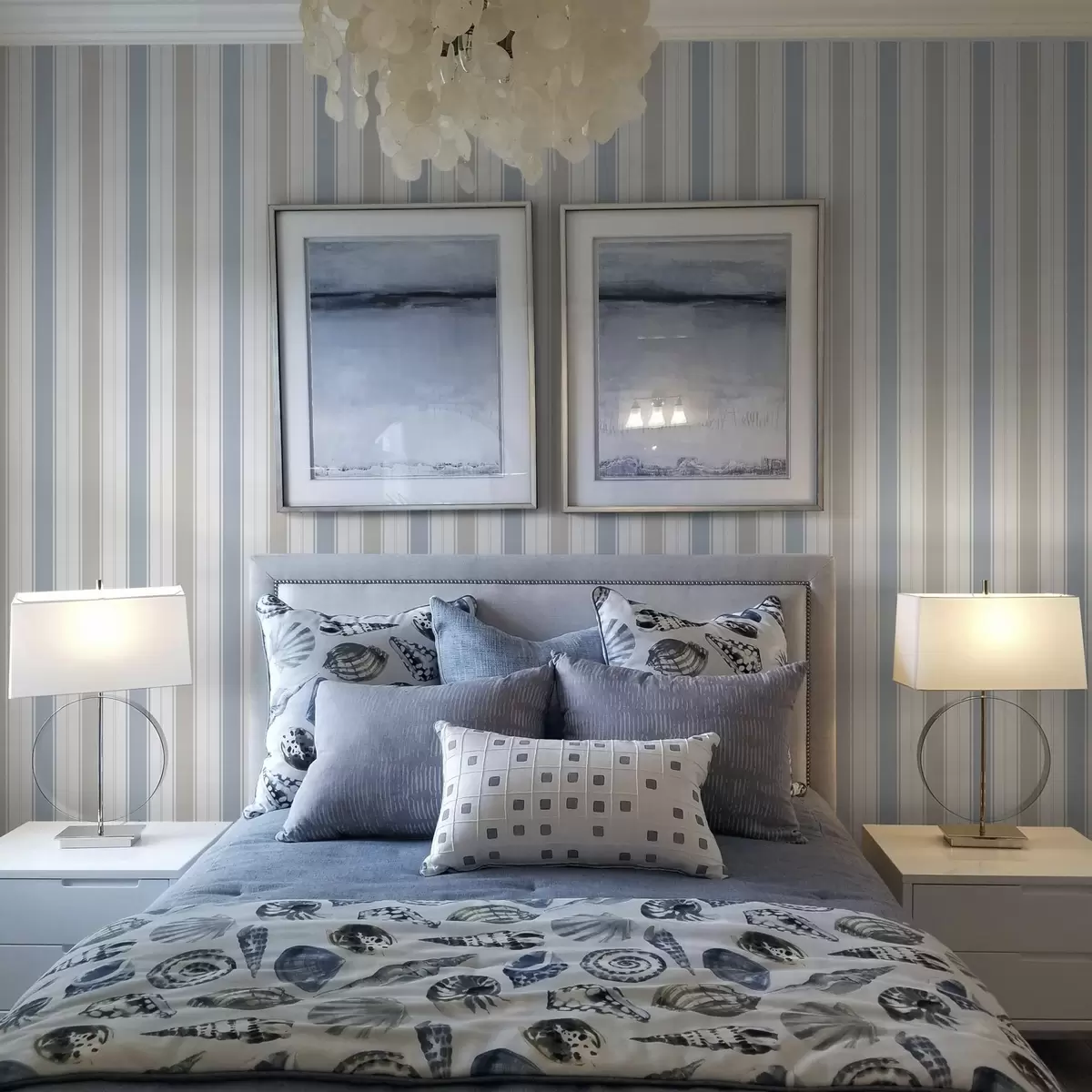 Behang Duidelijke strepen in grijsblauwe tinten met contrasten a00517v2