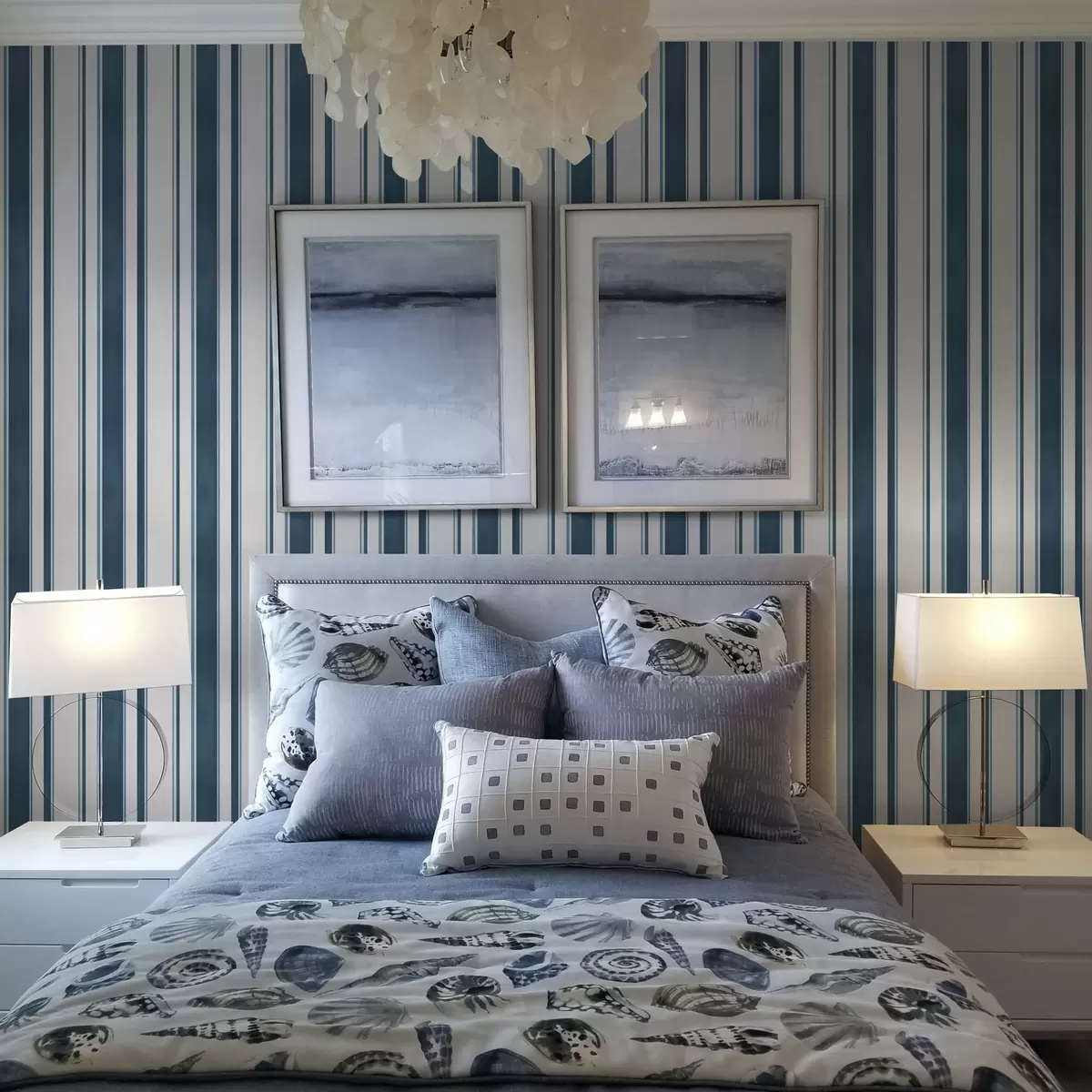 Behang Combinatie van turquoise strepen op een witte achtergrond met ritme a00527