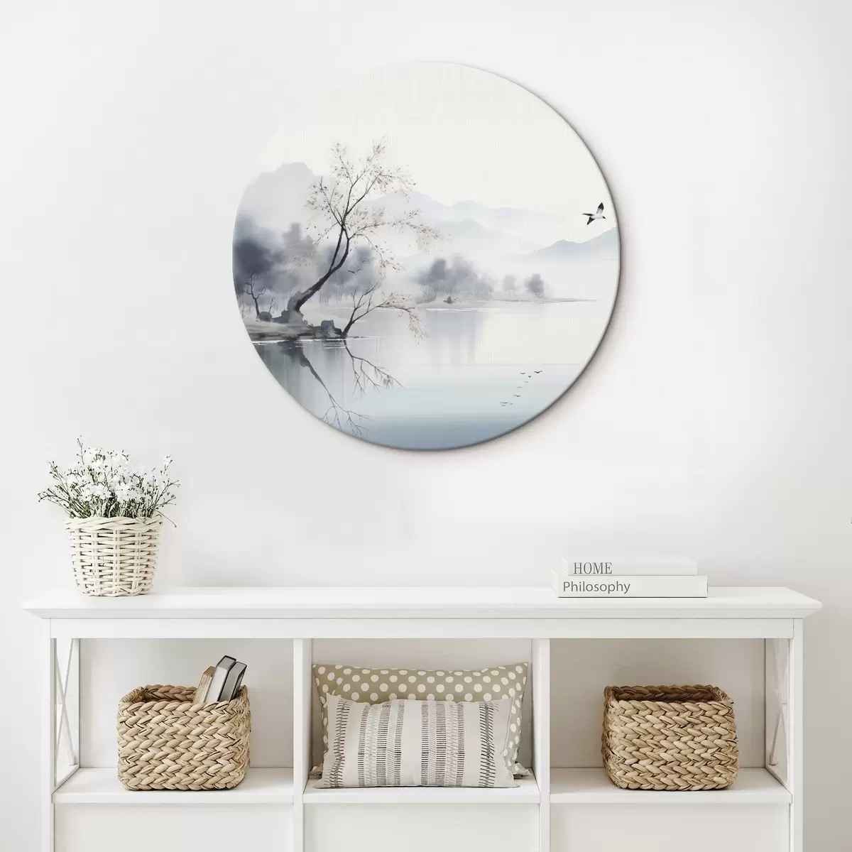 Ronde schilderijen Mistig landschap met een boom, bergen en vogels r45518