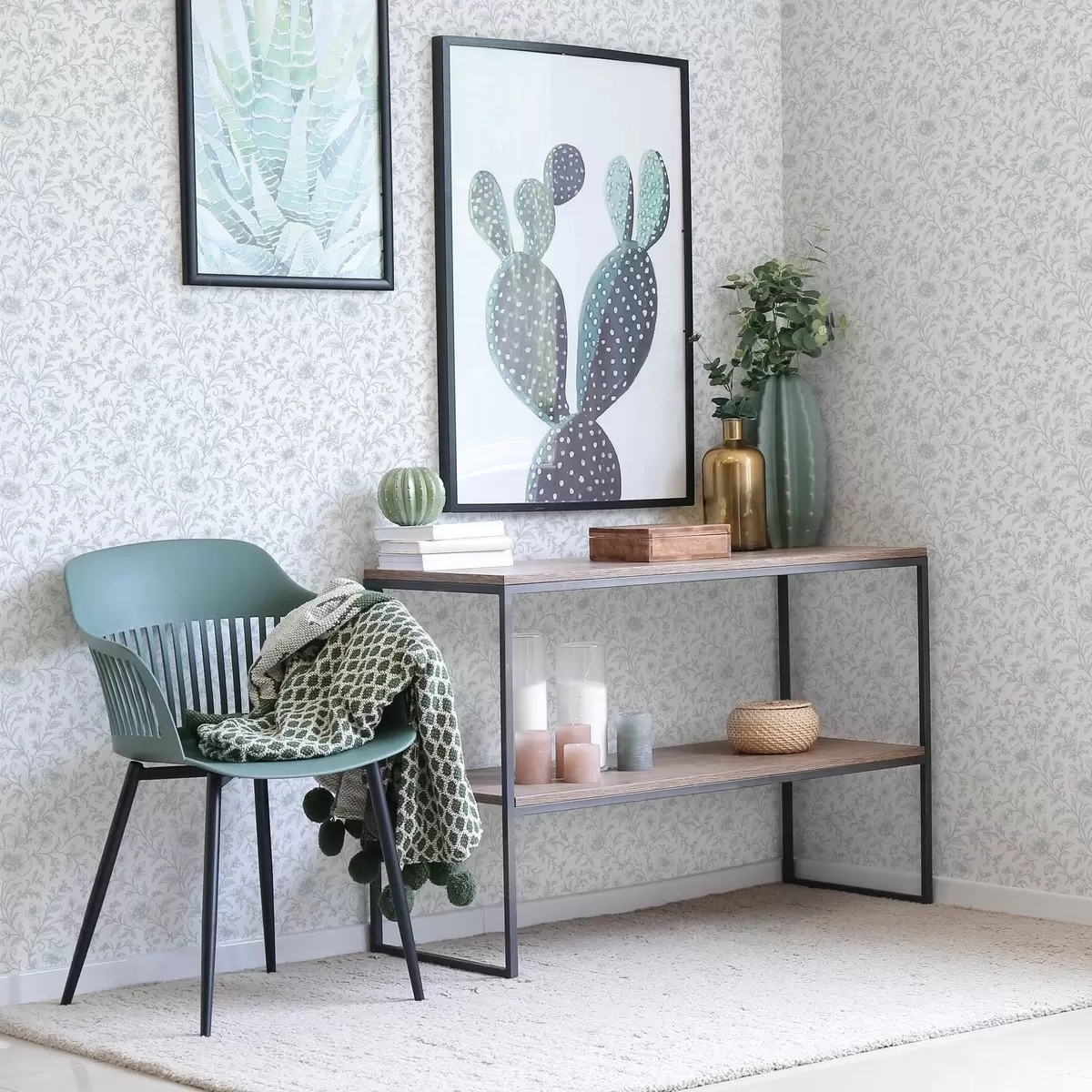 Behang Fijne blauwe lijntekeningen van bloemen op een gebroken witte achtergrond a00576 Behang Fijne blauwe lijntekeningen van bloemen op een gebroken witte achtergrond a00576