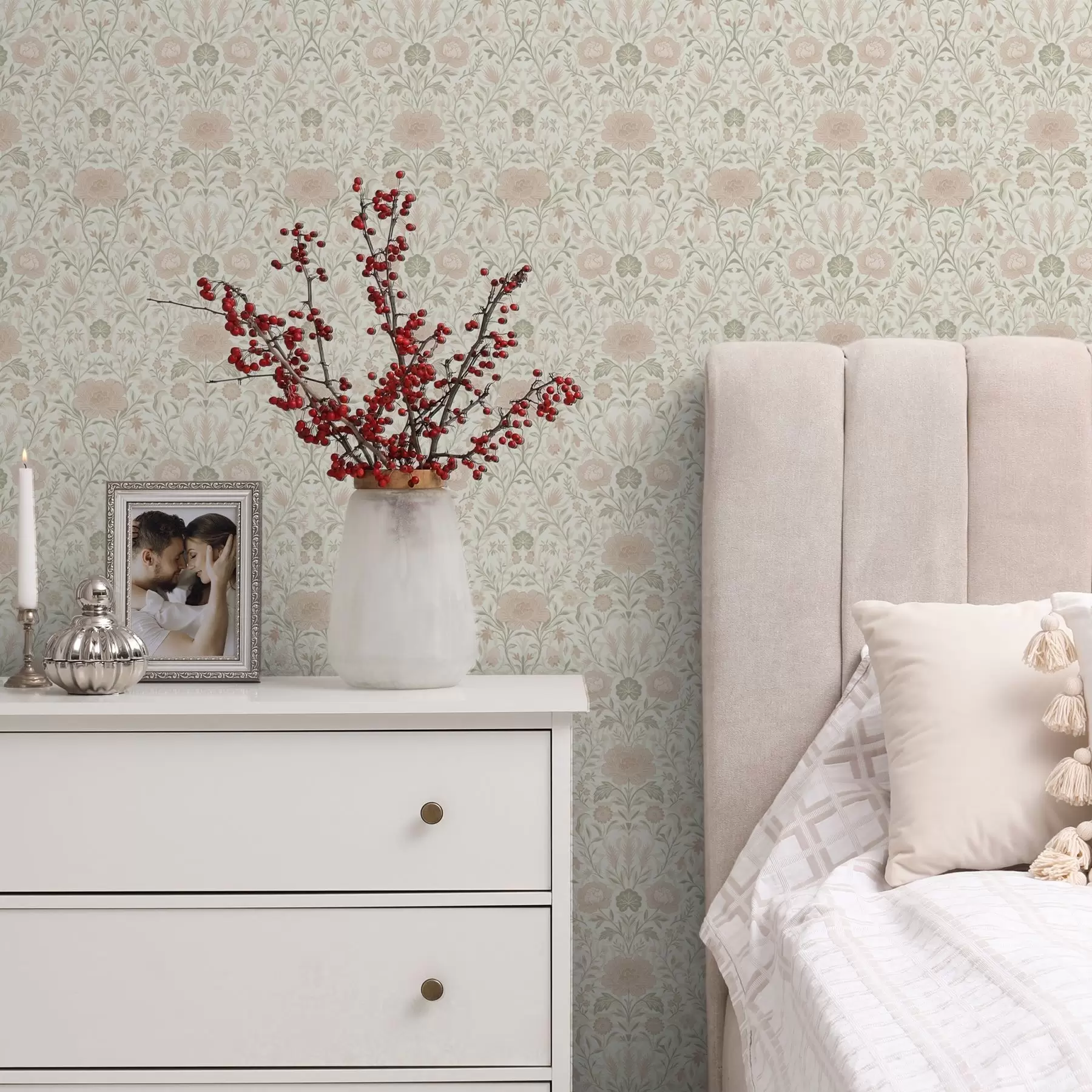 Fotobehang Morris-stijl: pioenrozen en grassen in zachte beige-groene tinten a00581