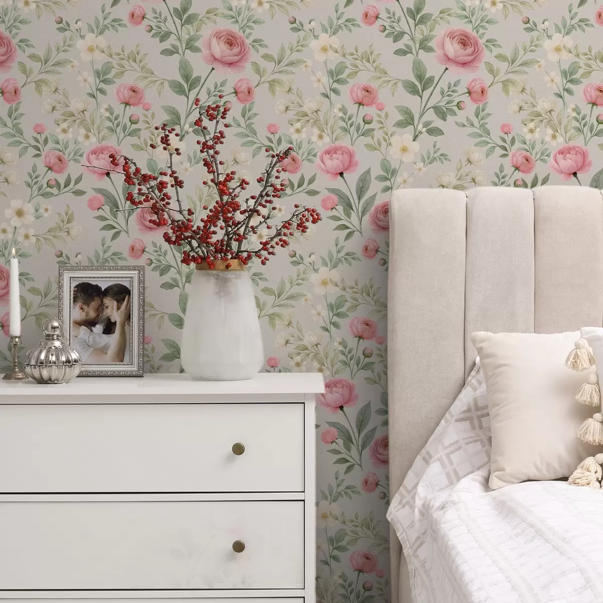 Behang Aquarel pioenrozen en witte bloemen op grijsbeige a00592