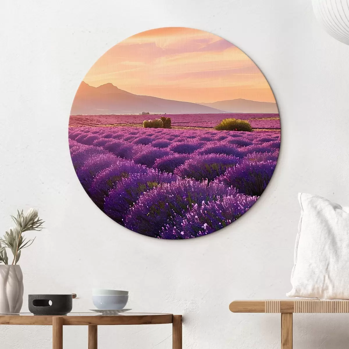 Ronde schilderijen Lavendel tegen de achtergrond van een zonsondergang in de bergen r45664