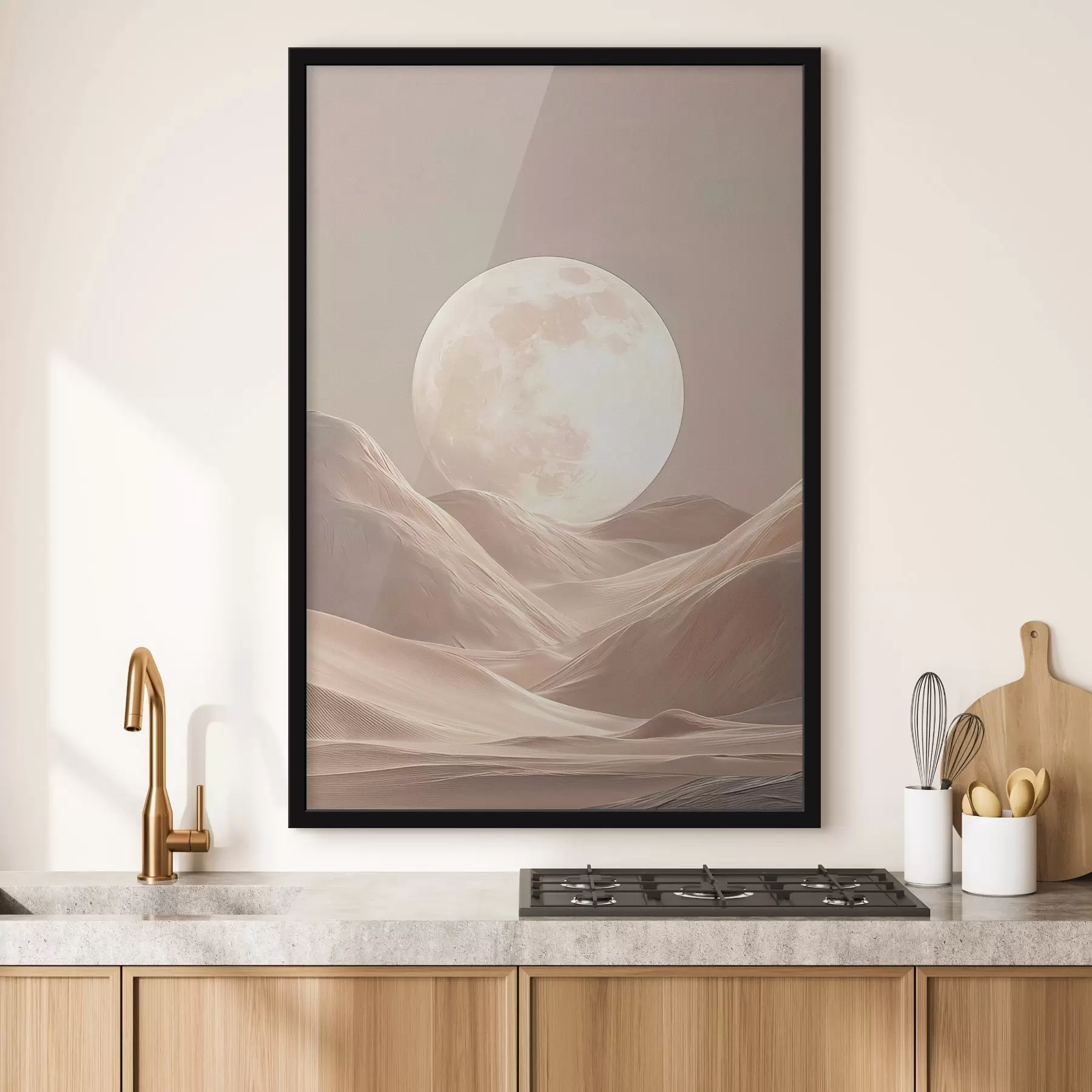 Fotobehang Maan boven zandduinen in roze tinten f45892