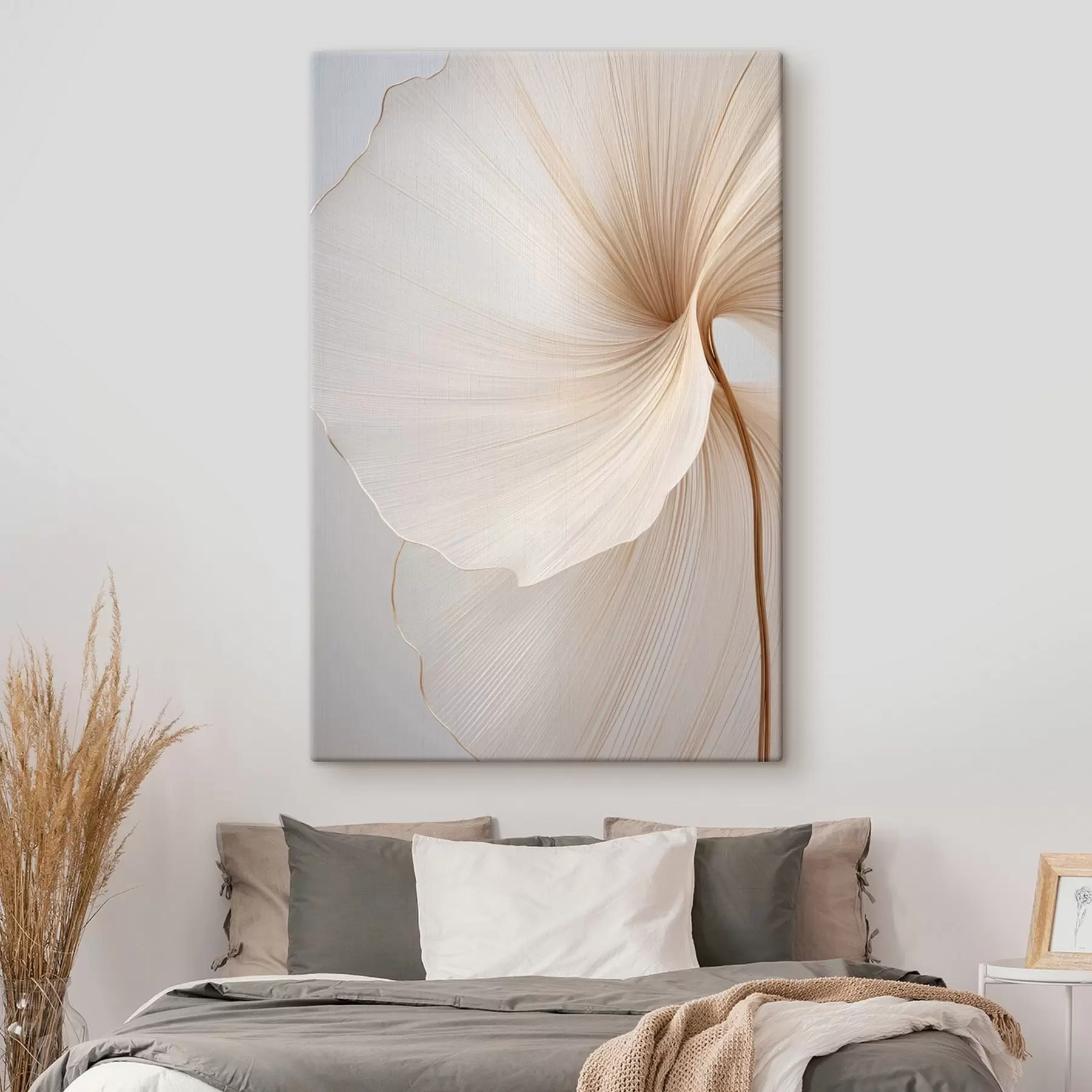  Schilderijen Abstracte bloemen met dunne, delicate bloemblaadjes in witte en beige tinten s45922