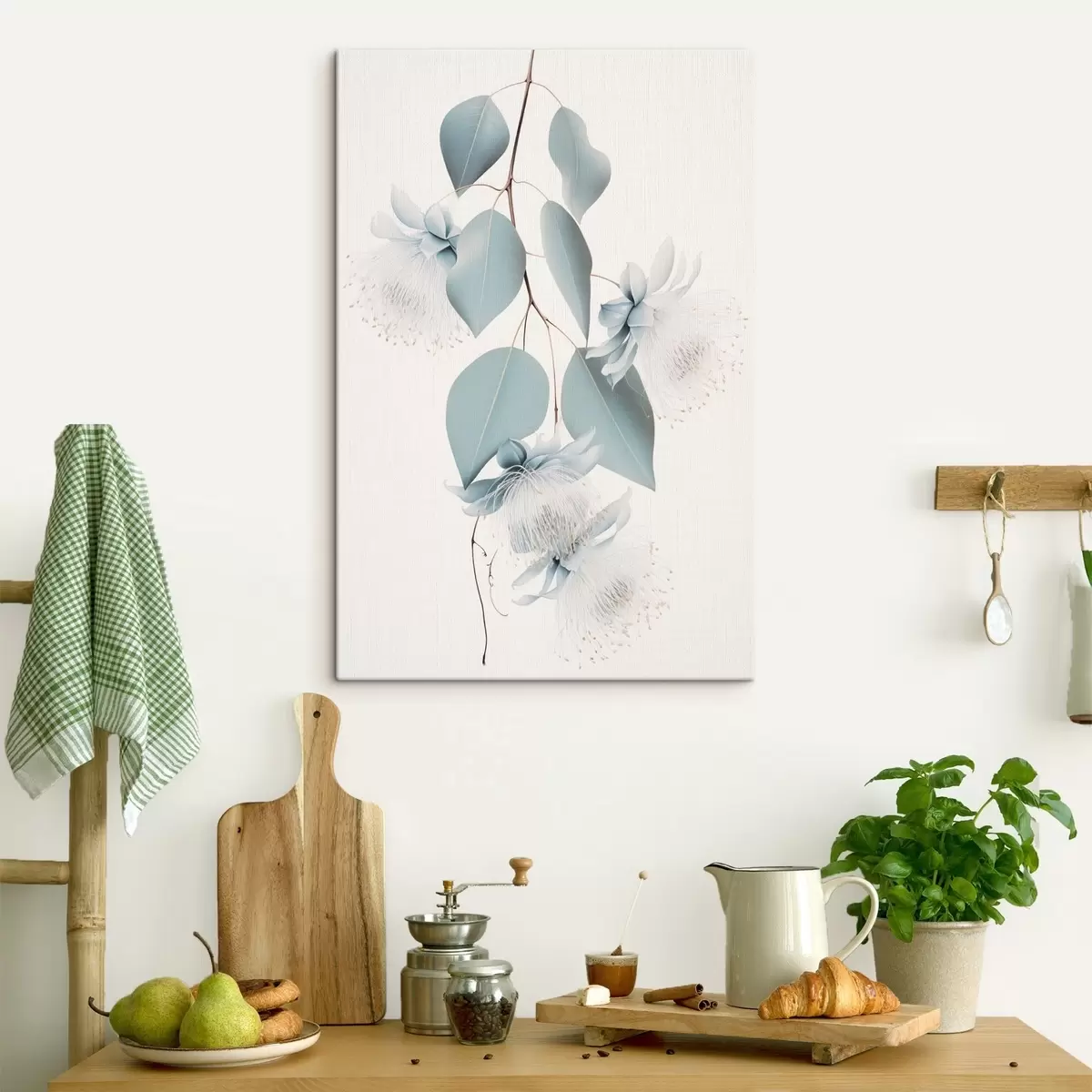  Schilderijen Eucalyptustak met blauwe bladeren en witte bloemen, lichte achtergrond s45947