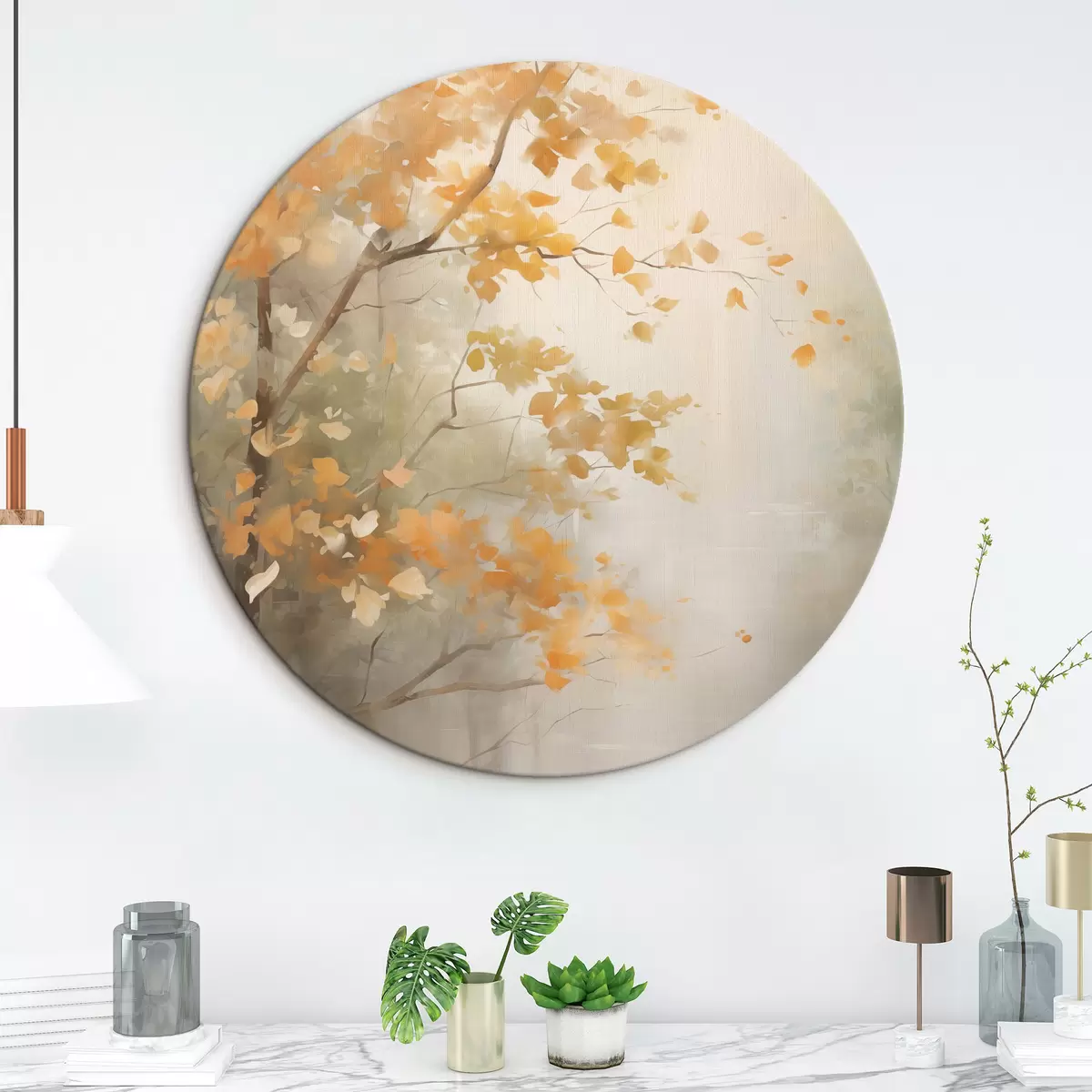 Ronde schilderijen Herfstboomtakken met oranje bladeren in een bos met zacht licht r45940