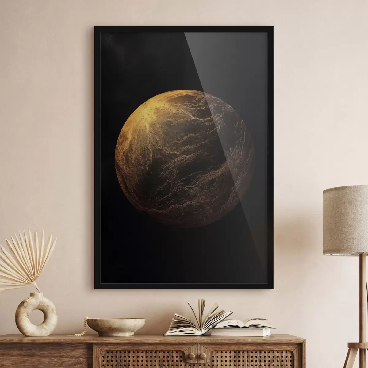 Poster Abstracte planeet met oranje aderen tegen een zwarte ruimteachtergrond, moderne minimalistische kunst f45943