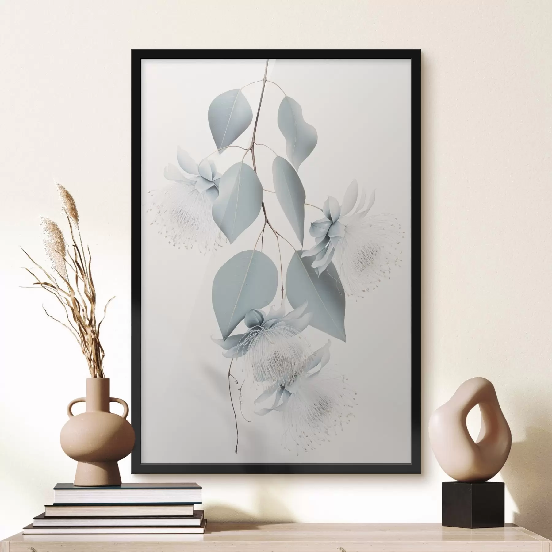 Fotobehang Eucalyptustak met blauwe bladeren en witte bloemen, lichte achtergrond f45947