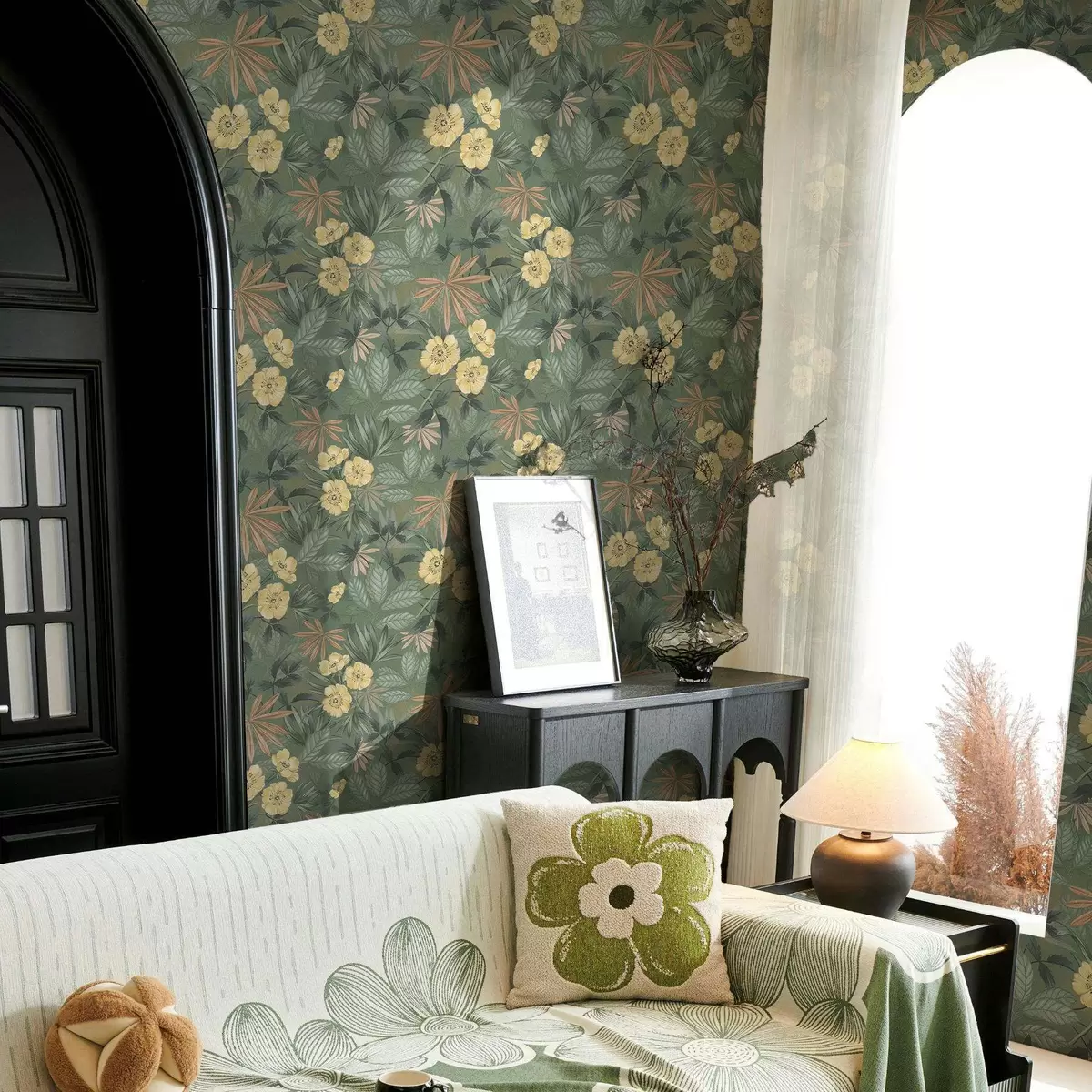 Behang Gele bloemen te midden van groene bladeren a00718 Behang Gele bloemen te midden van groene bladeren a00718