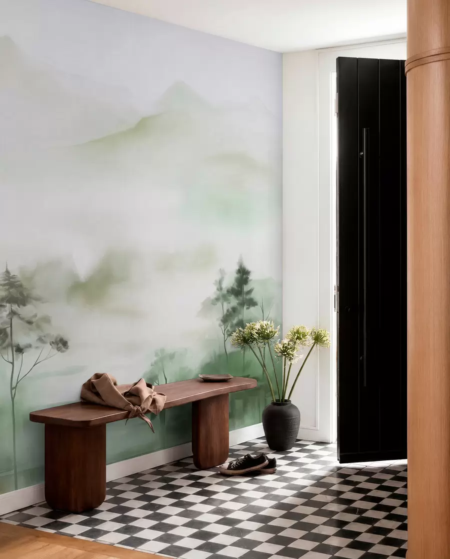 Fotobehang Mistig landschap met hoge bomen en bergen in gedempte groene en grijze tinten, minimalistische stijl, met textuur w09469