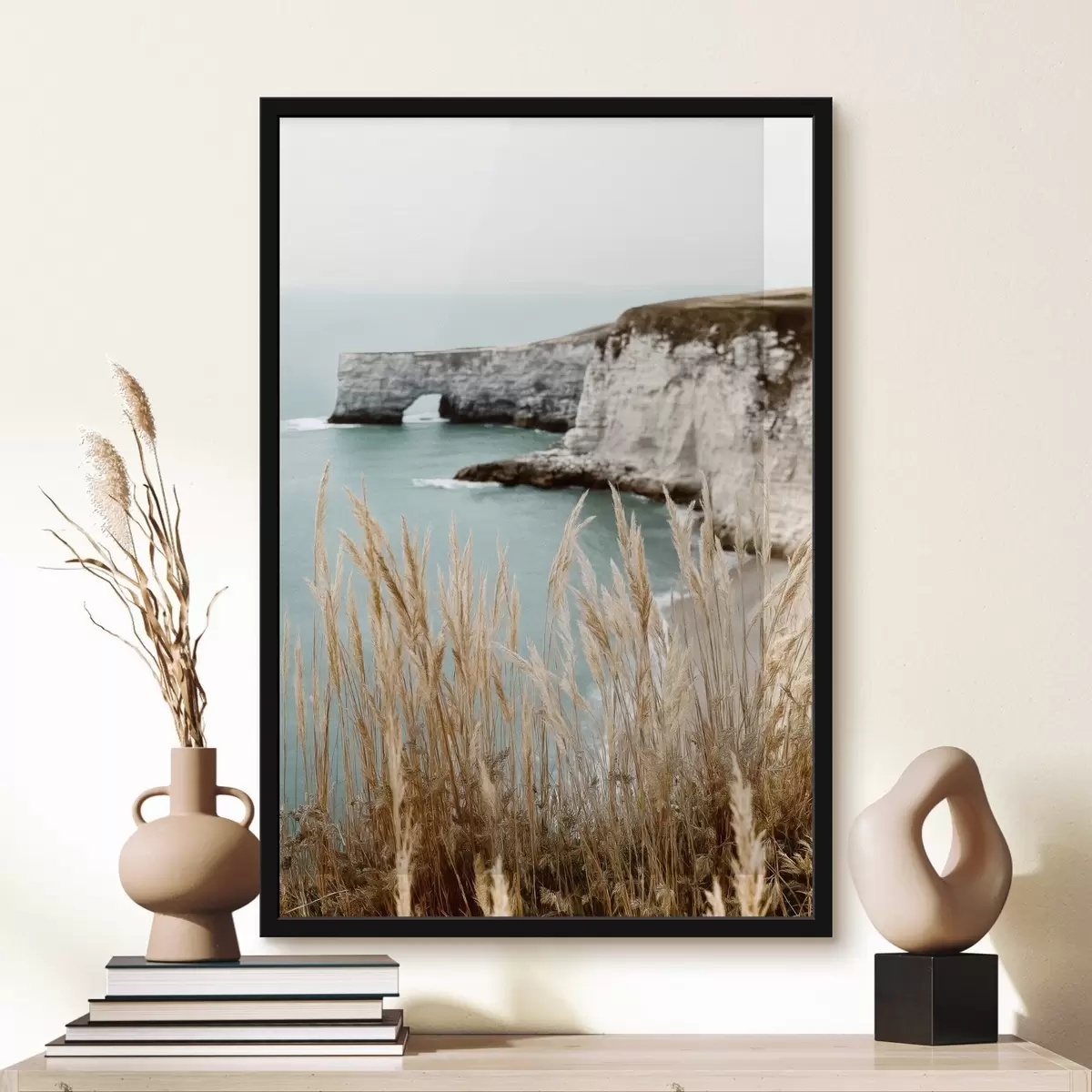 Poster Kustkliffen met riet op de voorgrond f46141